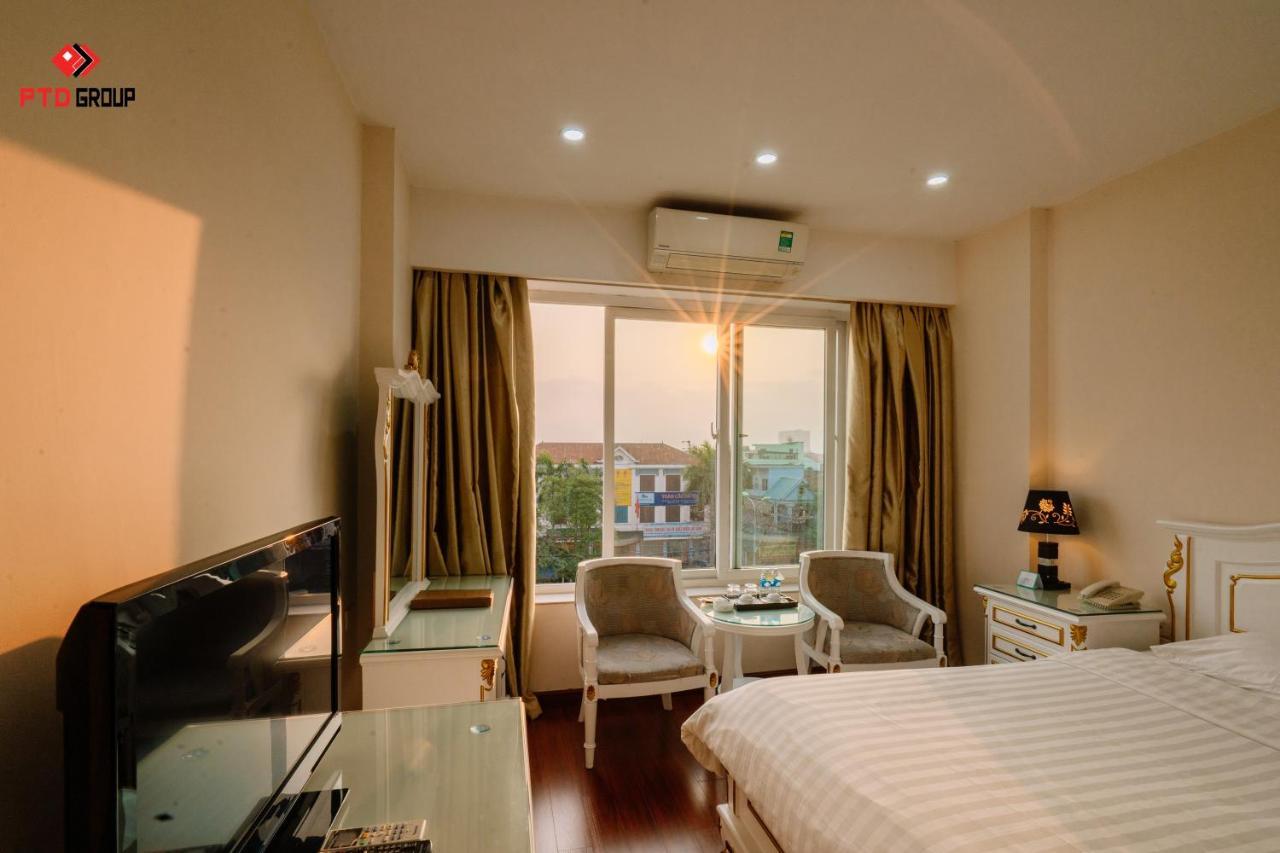 White Hotel Хатинь Экстерьер фото